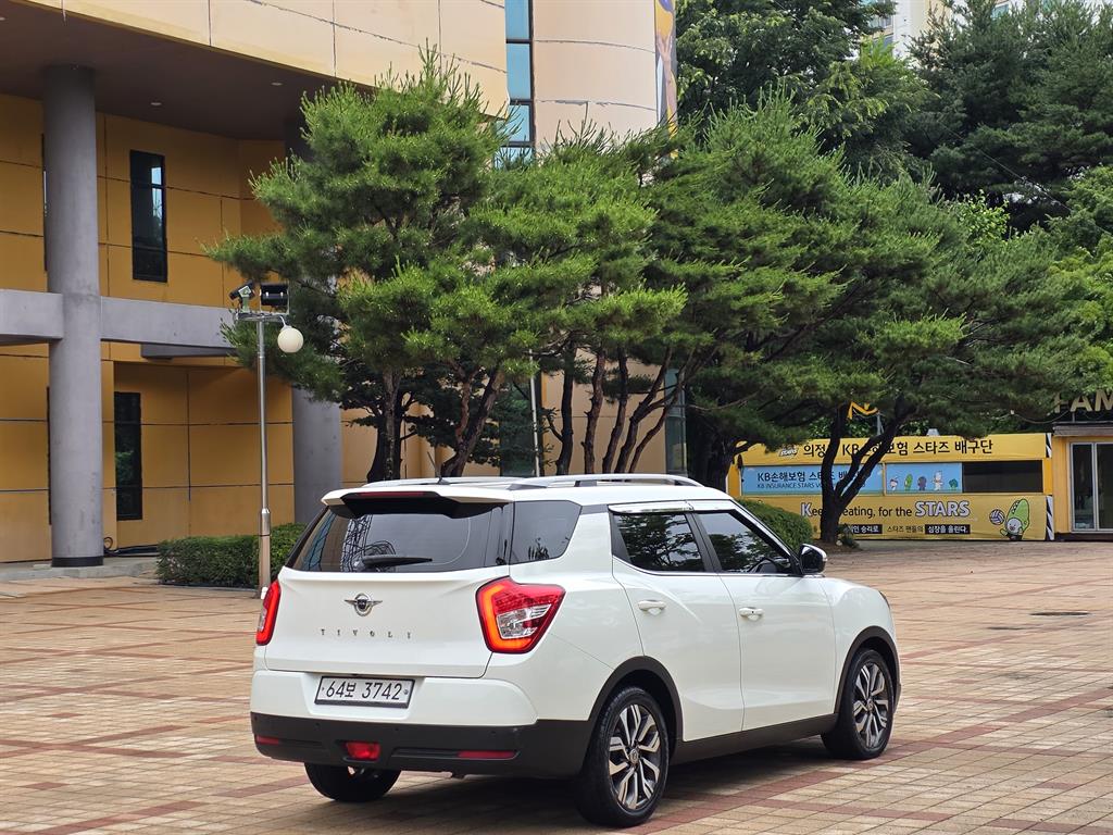 Ssangyong Tivoli - Vista 8