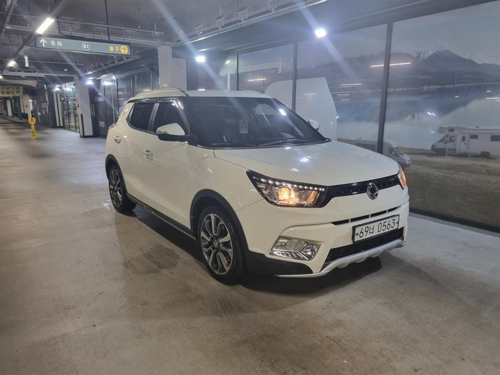 Ssangyong Tivoli 2016 Blanco - Importación desde Corea - HF Imports Iquique - Foto 1