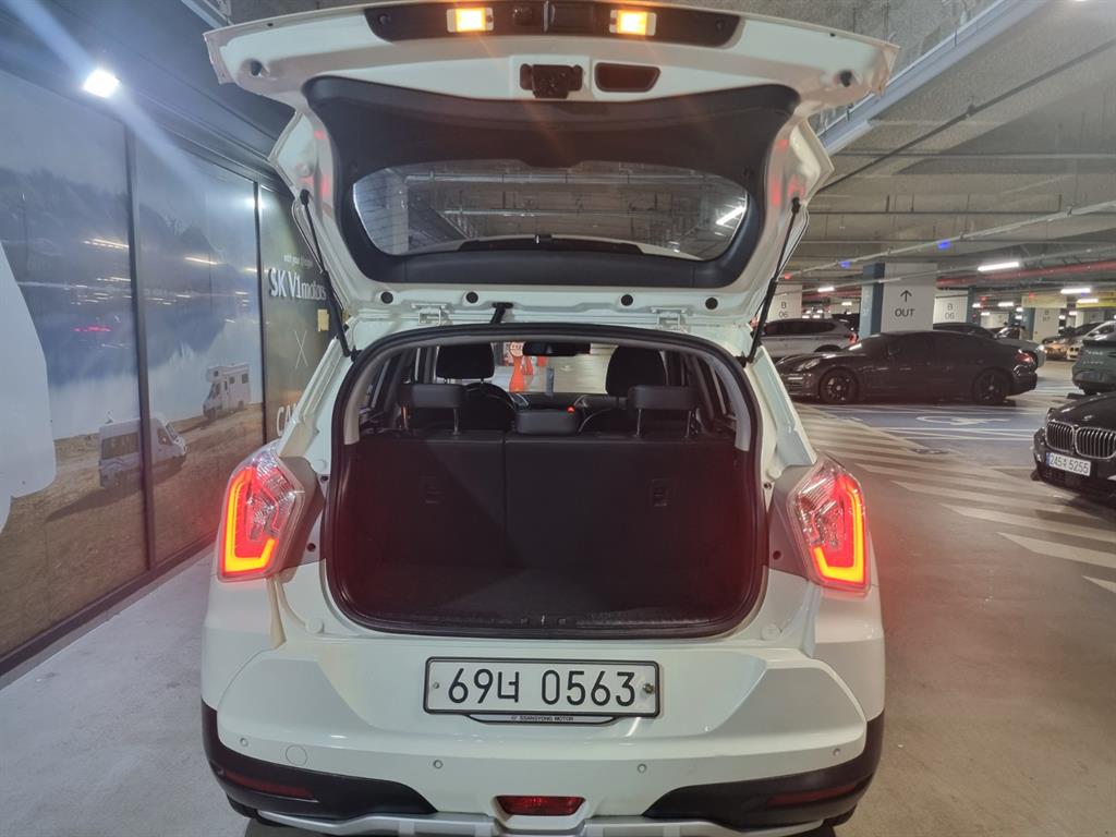 Ssangyong Tivoli 2016 Blanco - Importación desde Corea - HF Imports Iquique - Foto 16