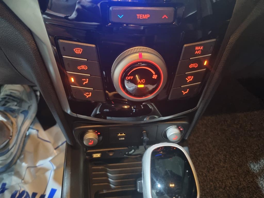 Ssangyong Tivoli - Vista 11