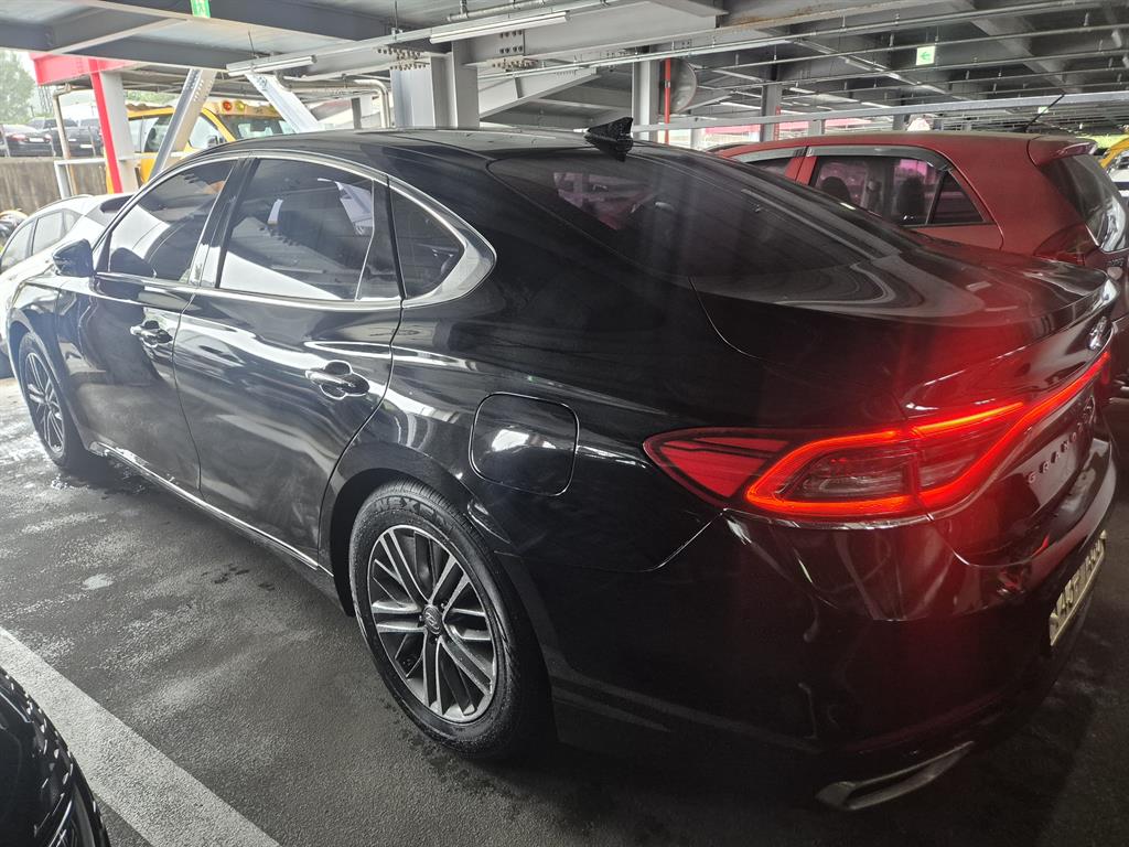 HYUNDAI Grandeur - Vista 6