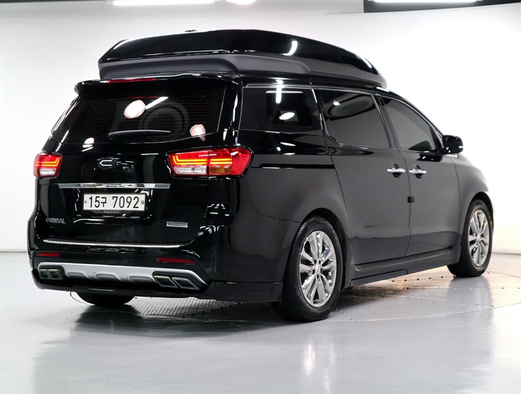 KIA Carnival - Vista 3