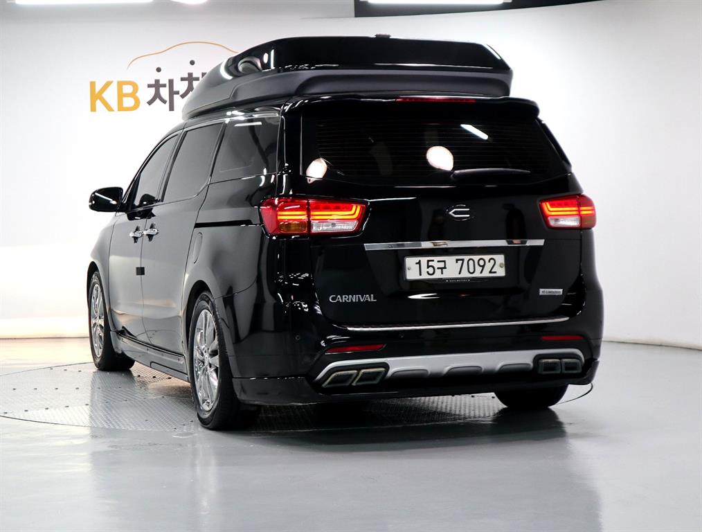 KIA Carnival - Vista 6