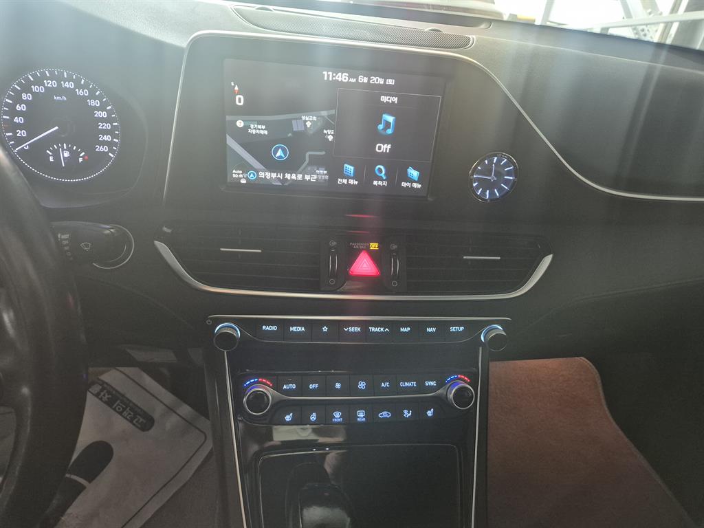 HYUNDAI Grandeur - Vista 11