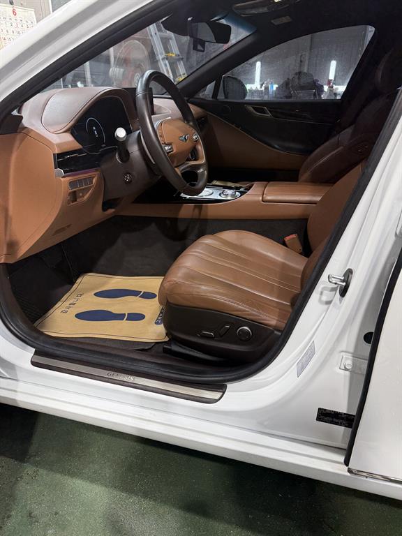 Genesis G80 - Vista 8