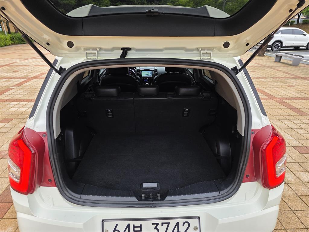 Ssangyong Tivoli - Vista 9