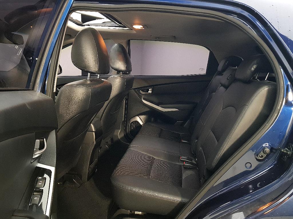 Ssangyong Korando - Vista 11