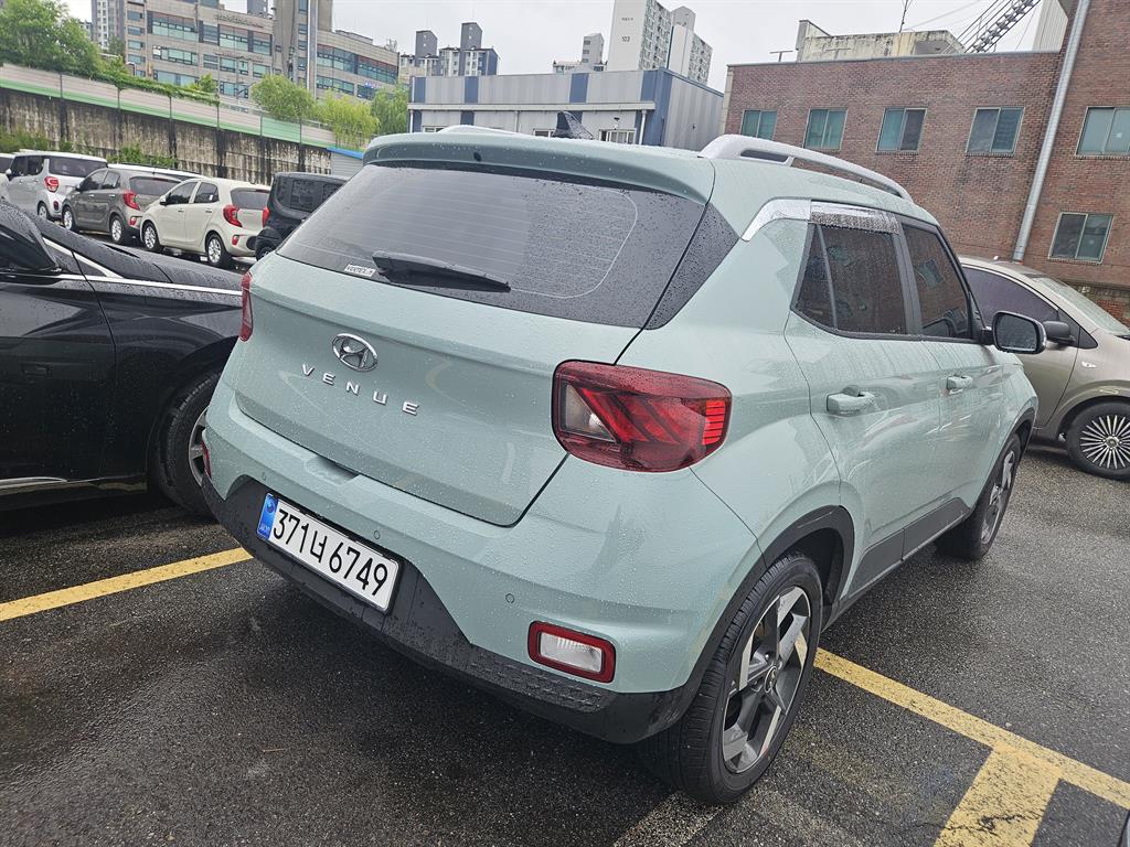 HYUNDAI Venue - Vista 6