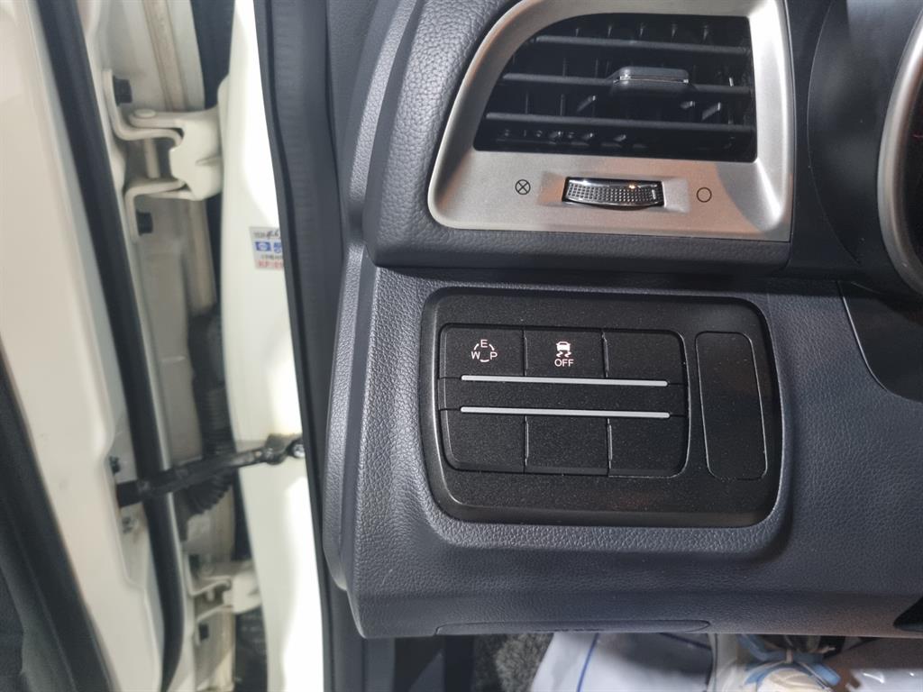 Ssangyong Tivoli 2016 Blanco - Importación desde Corea - HF Imports Iquique - Foto 13
