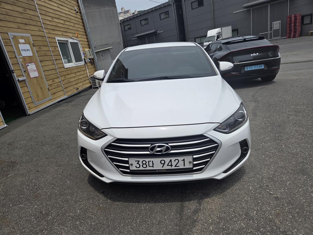 HYUNDAI Avante 2017 Blanco - Importación desde Corea - HF Imports Iquique - Foto 1