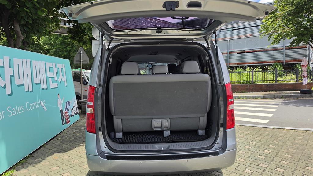 HYUNDAI Starex - Vista 7