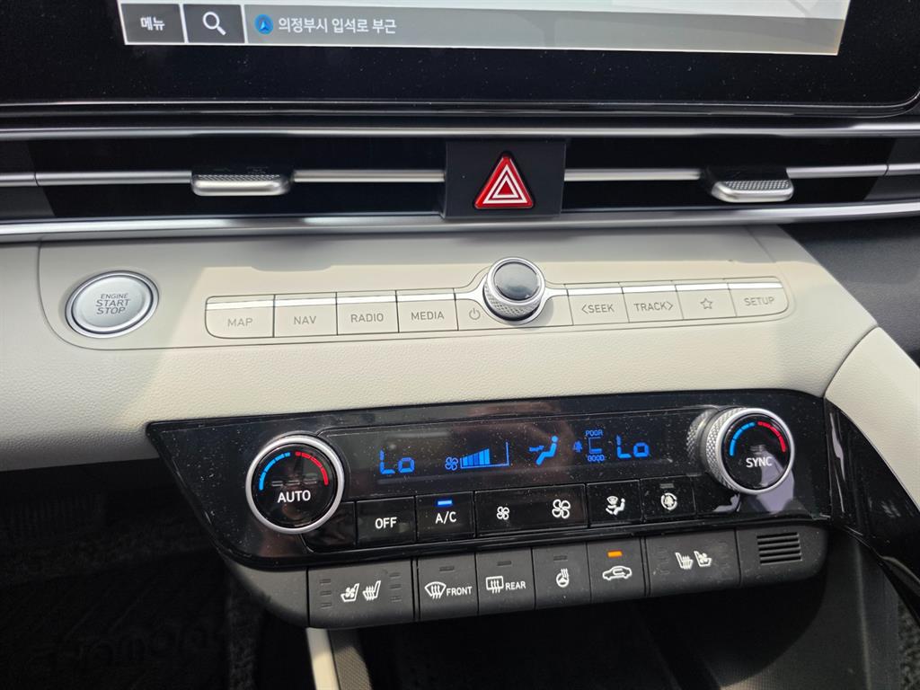 HYUNDAI Avante - Vista 9