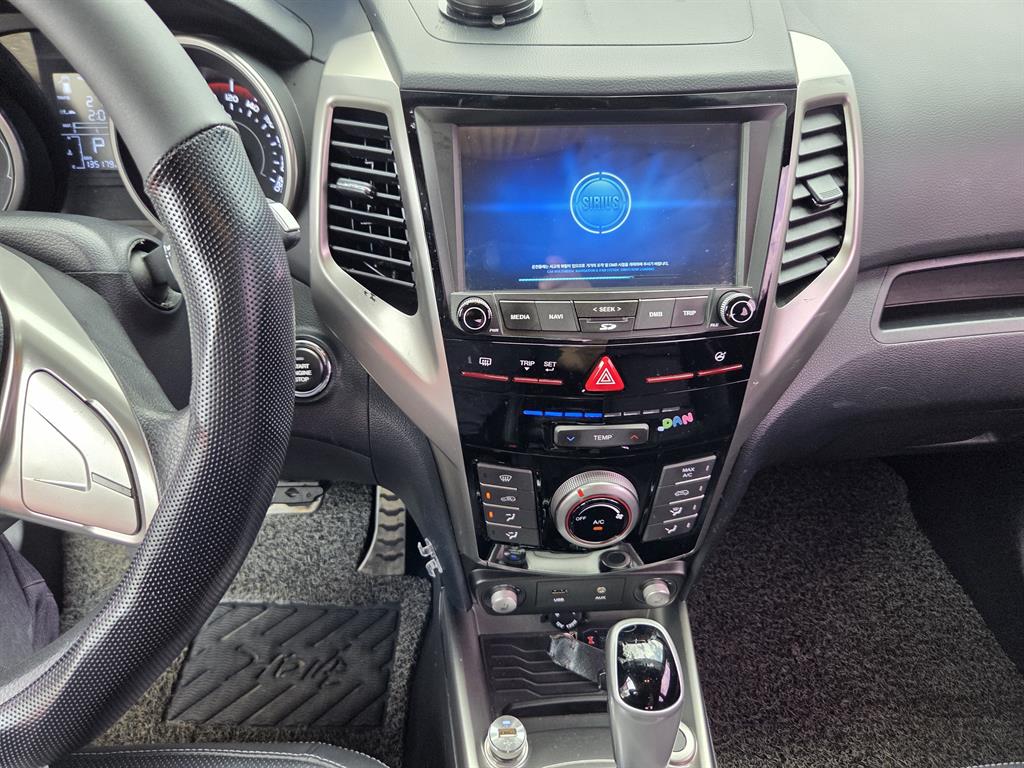 Ssangyong Tivoli 2017 Plateado - Importación desde Corea - HF Imports Iquique - Foto 16