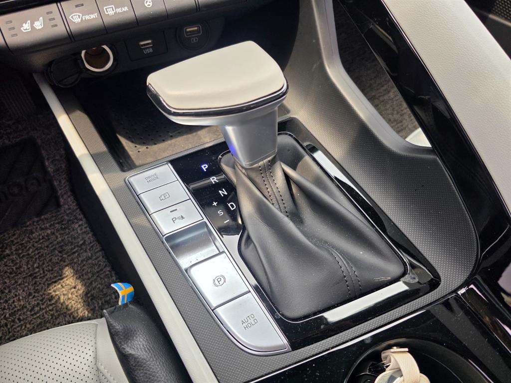 HYUNDAI Avante - Vista 10
