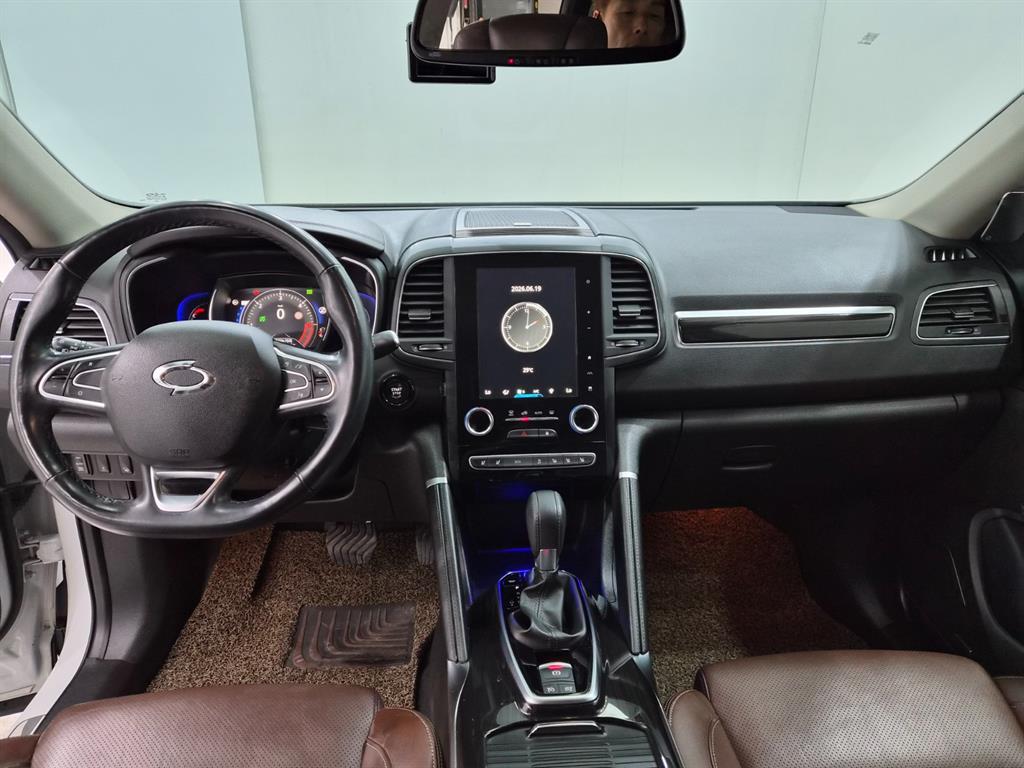 SAMSUNG QM6 - Vista 9