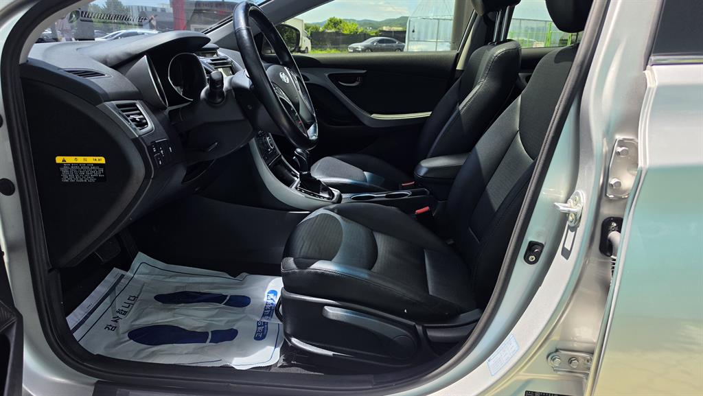HYUNDAI Avante 2014 Gris - Importación desde Corea - HF Imports Iquique - Foto 13