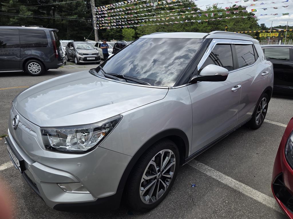 Ssangyong Tivoli - Vista 3
