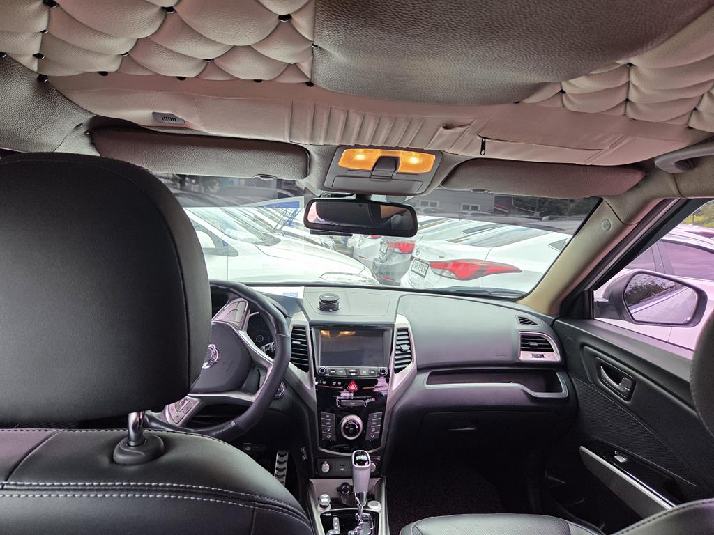 Ssangyong Tivoli - Vista 12
