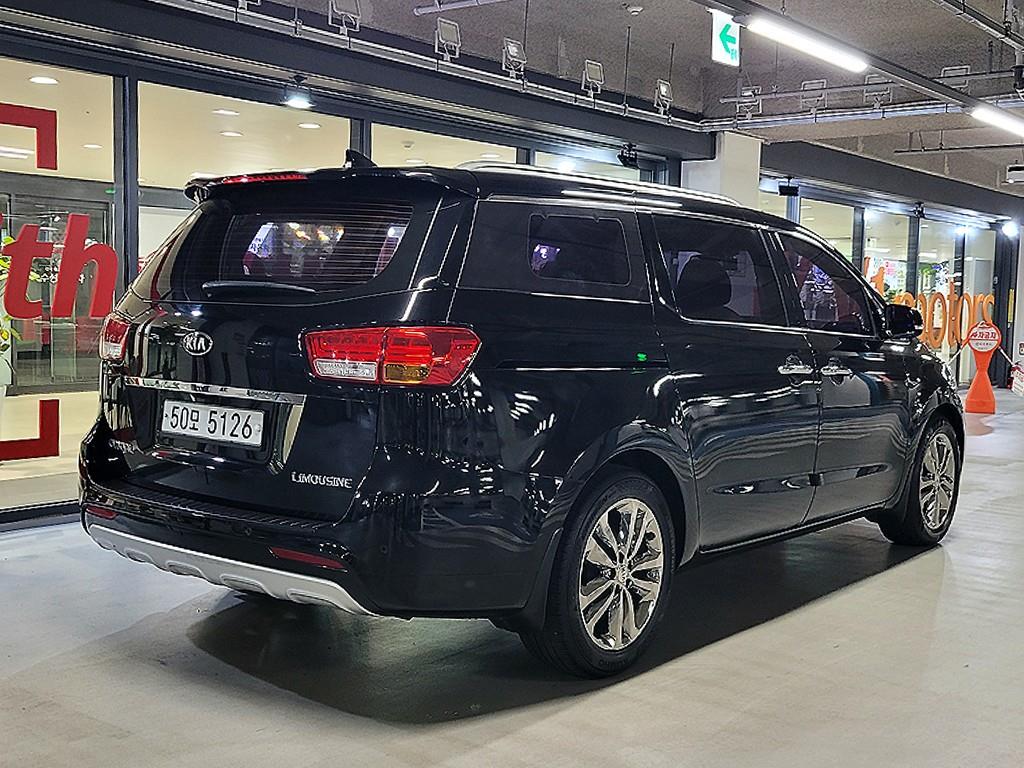 KIA Carnival - Vista 6