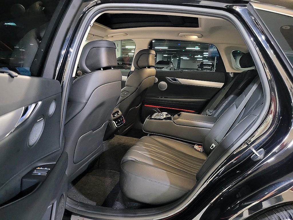 Genesis G80 - Vista 10