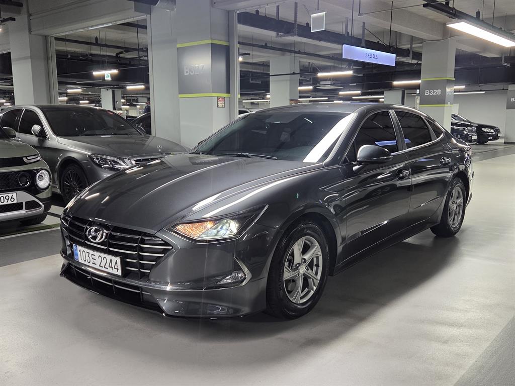 HYUNDAI Sonata - Vista 3
