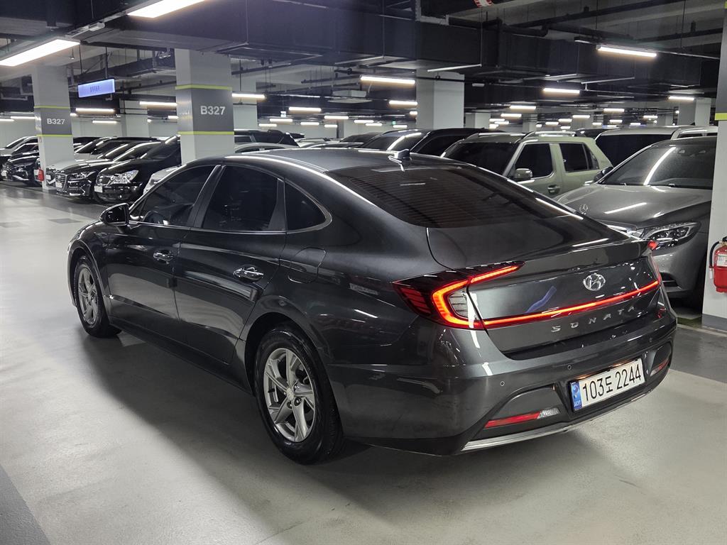 HYUNDAI Sonata - Vista 6