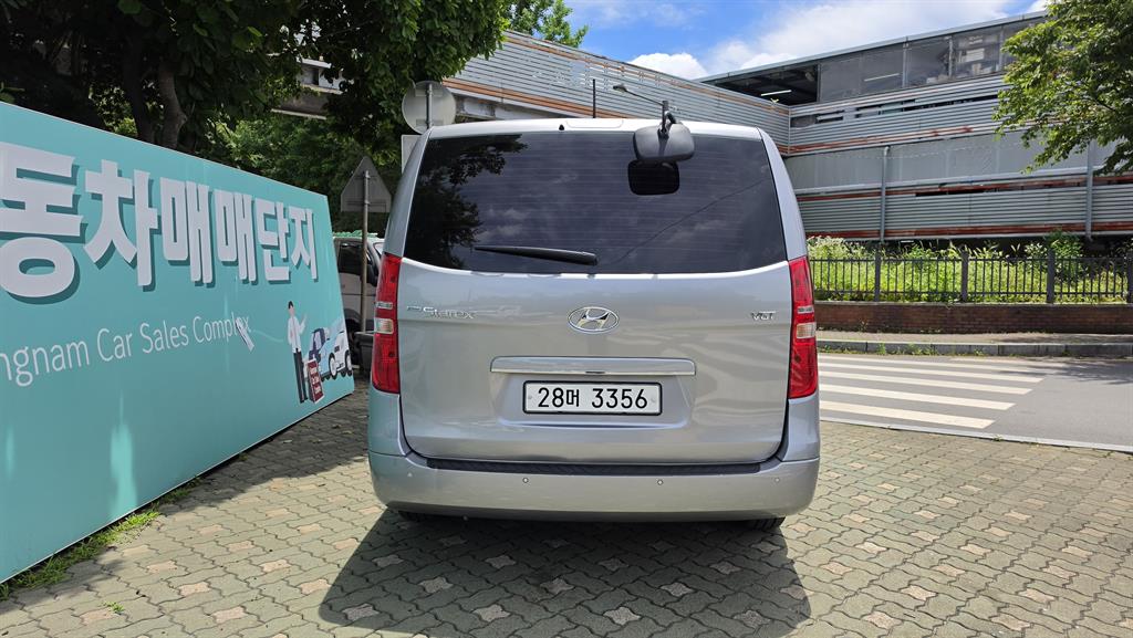 HYUNDAI Starex - Vista 4