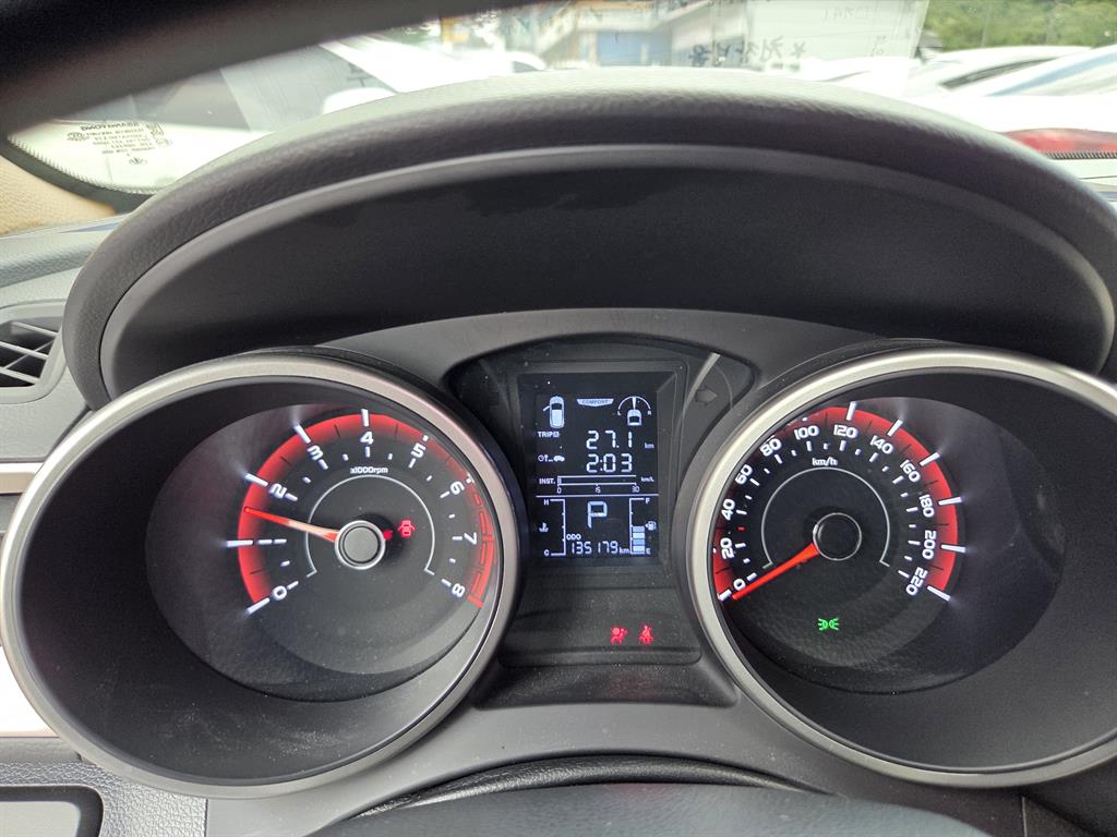 Ssangyong Tivoli 2017 Plateado - Importación desde Corea - HF Imports Iquique - Foto 14