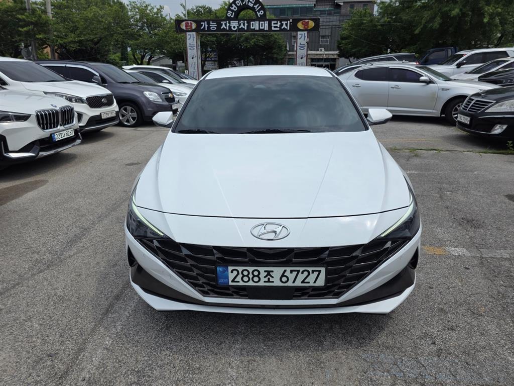HYUNDAI Avante - Vista 2