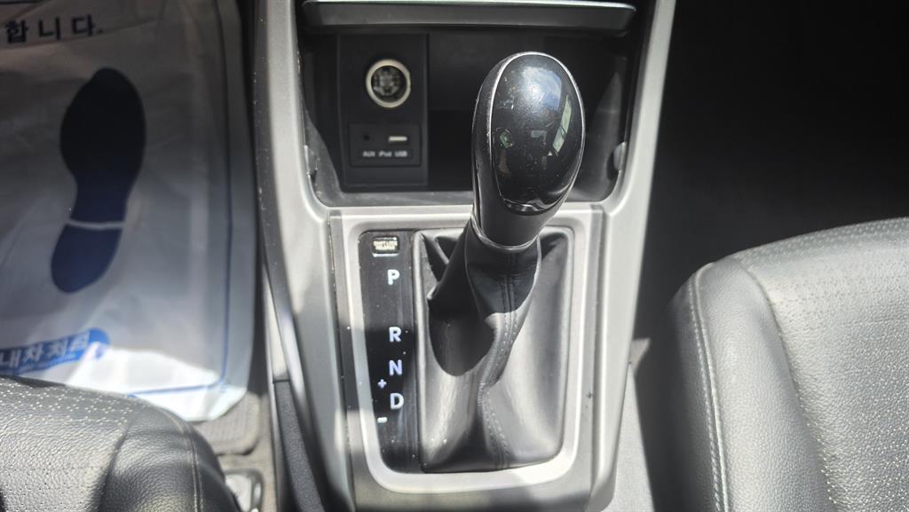 HYUNDAI Avante - Vista 12