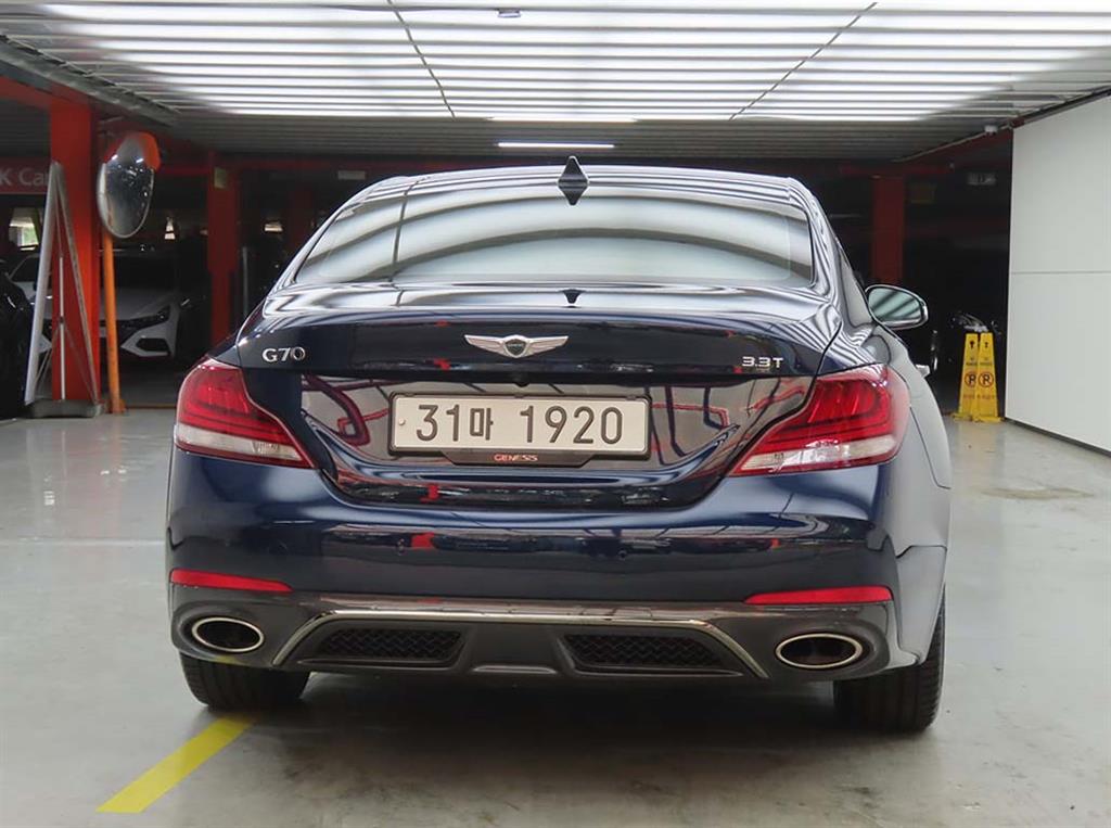 Genesis G70 - Vista 3