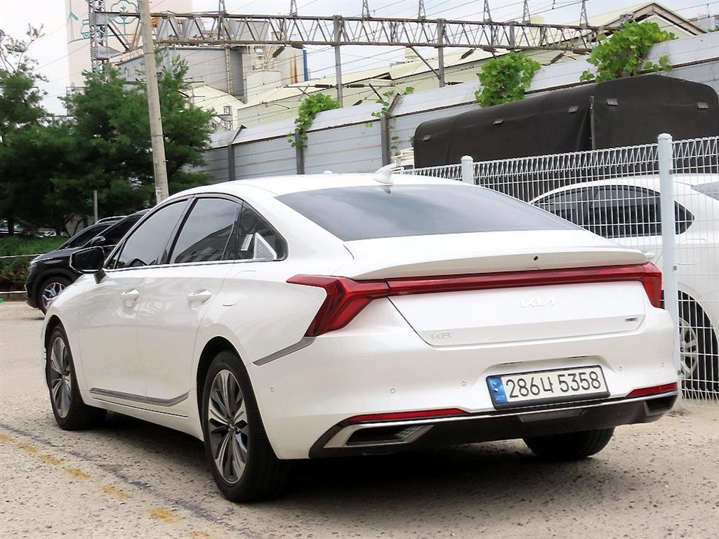 KIA K8 - Vista 3
