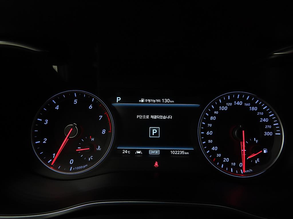 Genesis G70 - Vista 9