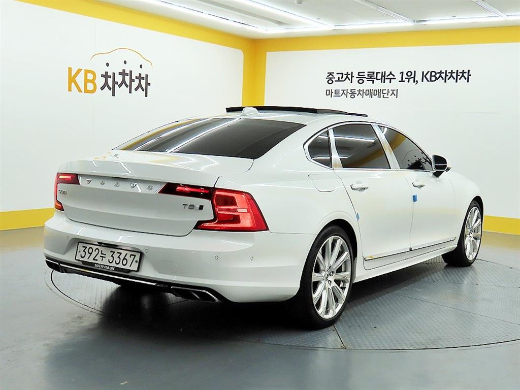 Volvo S90 - Vista 4