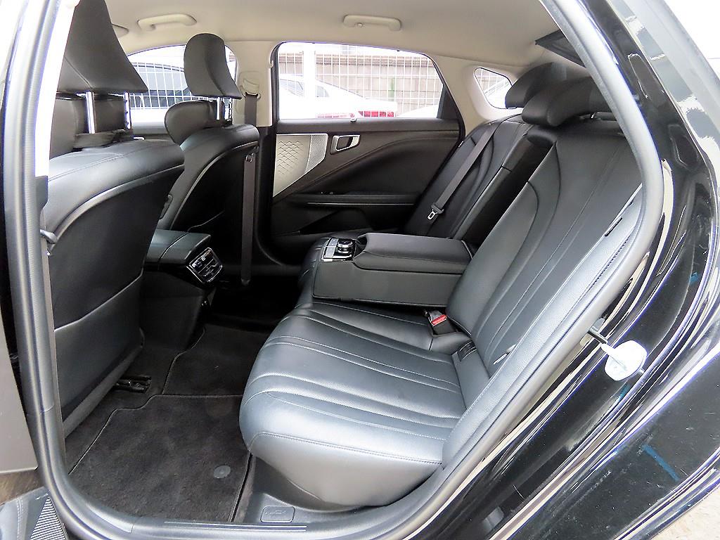 KIA K8 - Vista 6