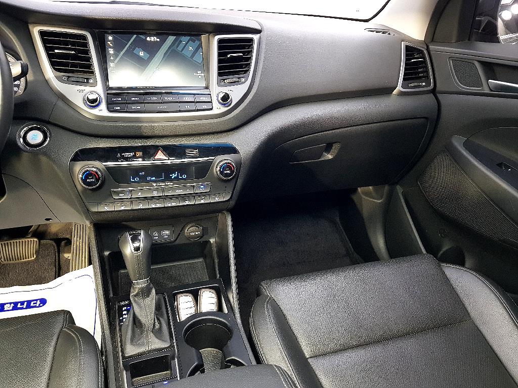 HYUNDAI Tucson - Vista 10