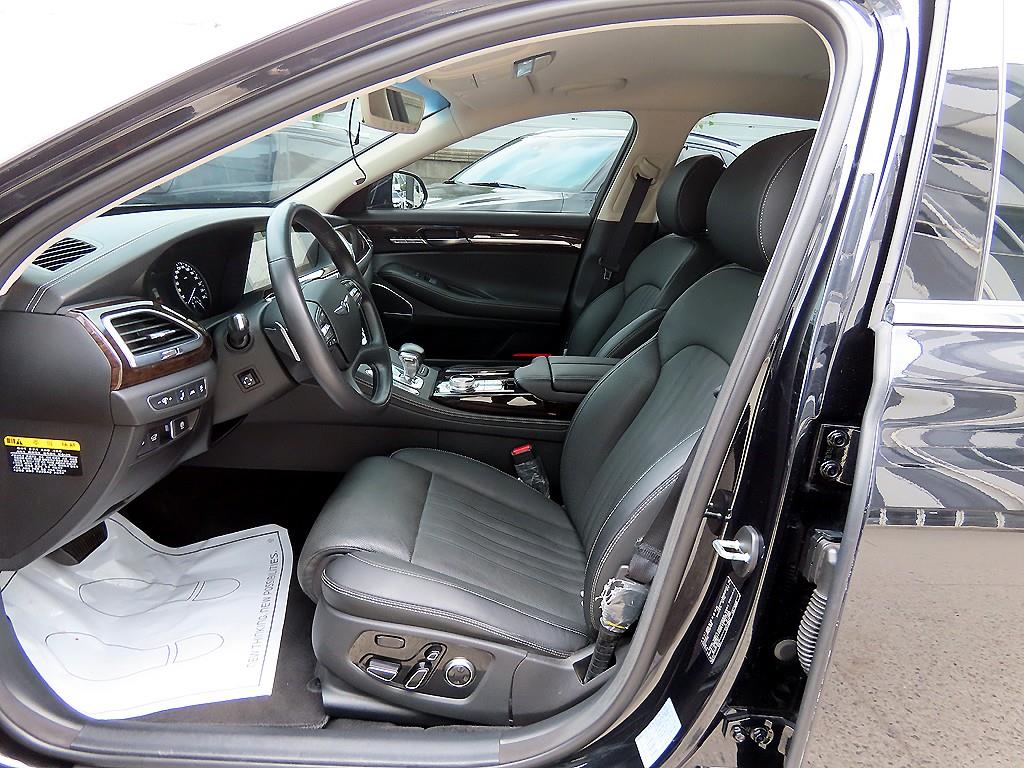Genesis G90 - Vista 5