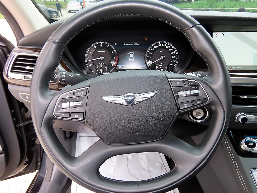 Genesis G90 - Vista 8