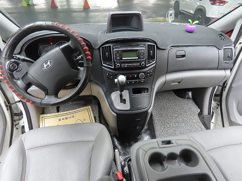 HYUNDAI Starex - Vista 9