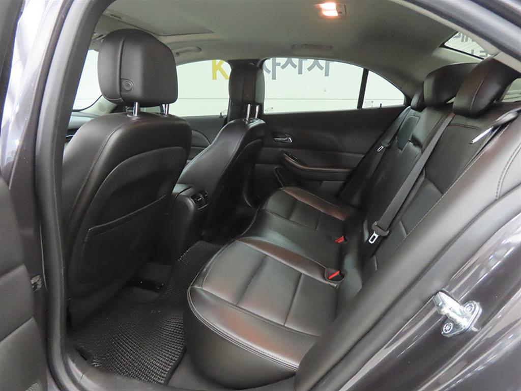 Chevrolet Malibu - Vista 6