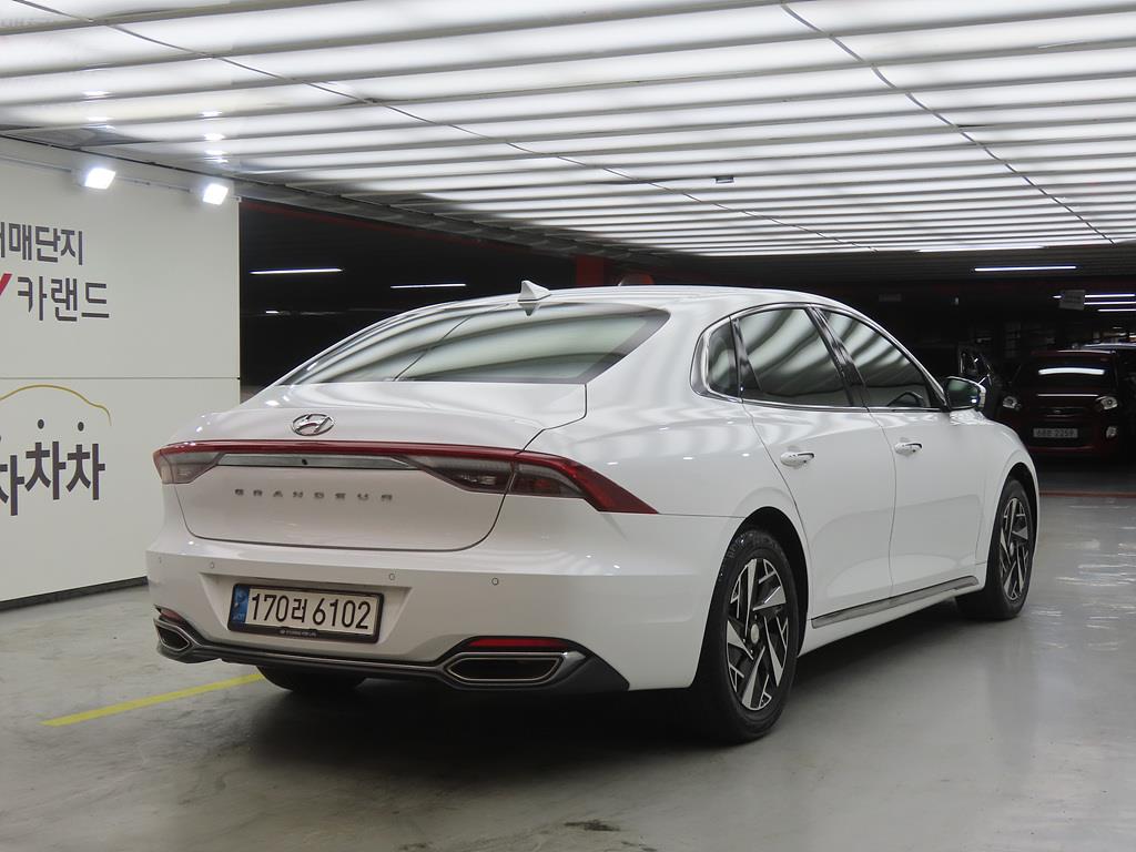 HYUNDAI Grandeur - Vista 4