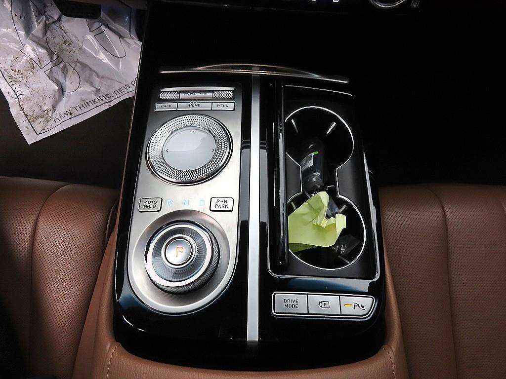 Genesis G80 - Vista 10
