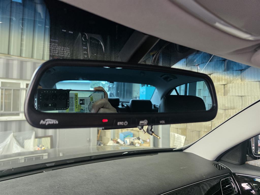 HYUNDAI Genesis - Vista 12