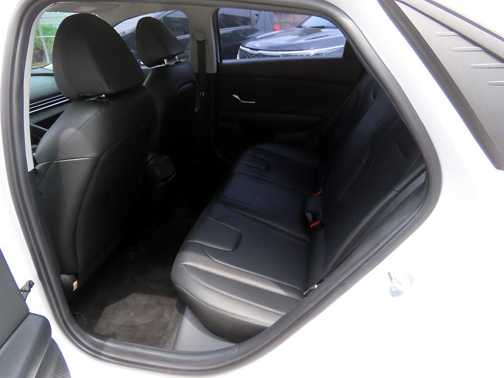 HYUNDAI Avante - Vista 6