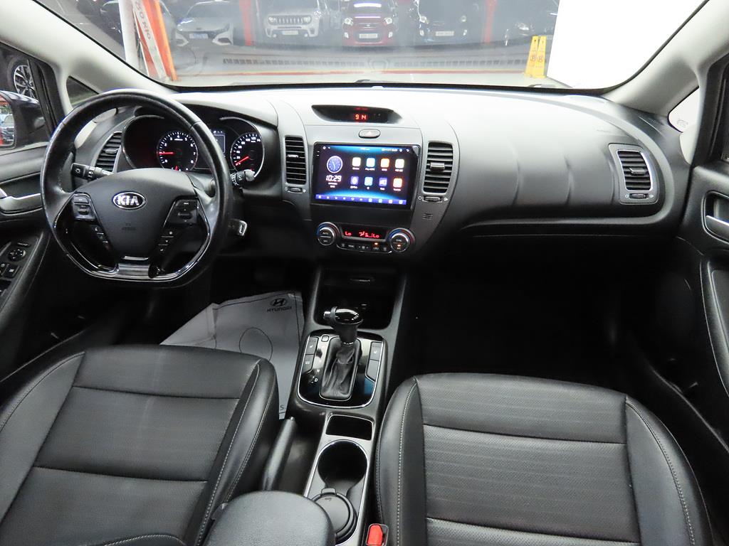 KIA K3 - Vista 5