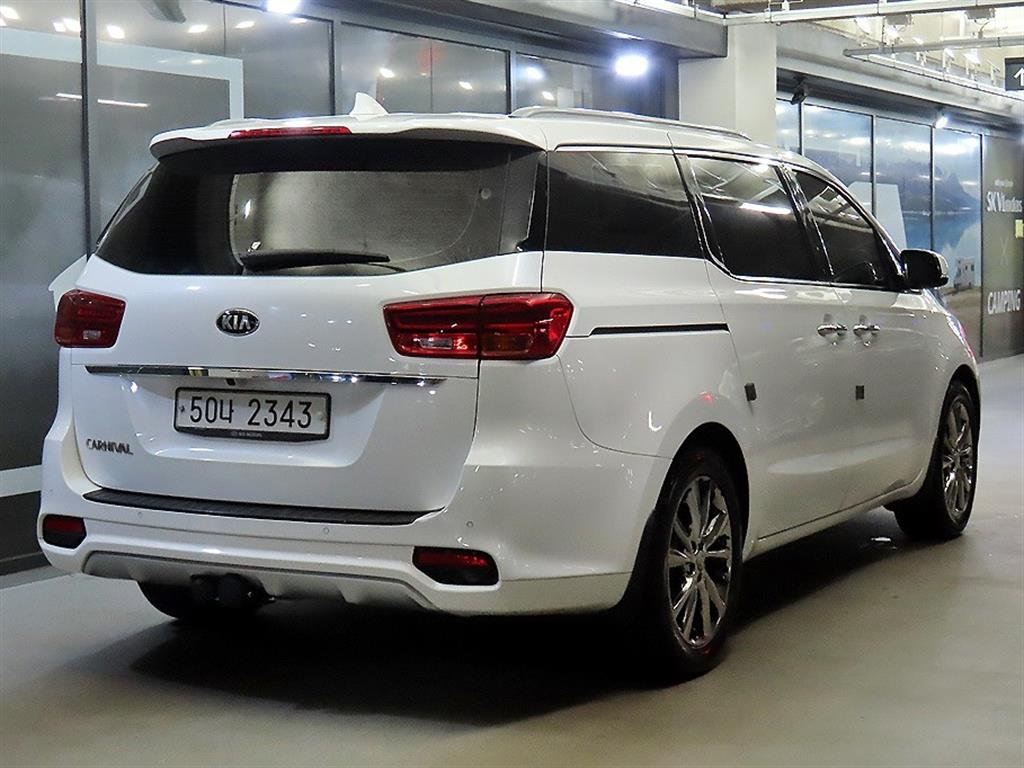 KIA Carnival - Vista 4