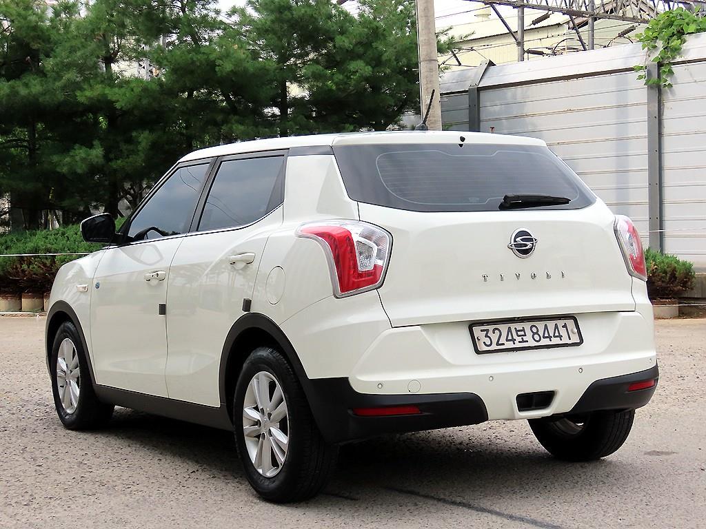 Ssangyong Tivoli - Vista 3