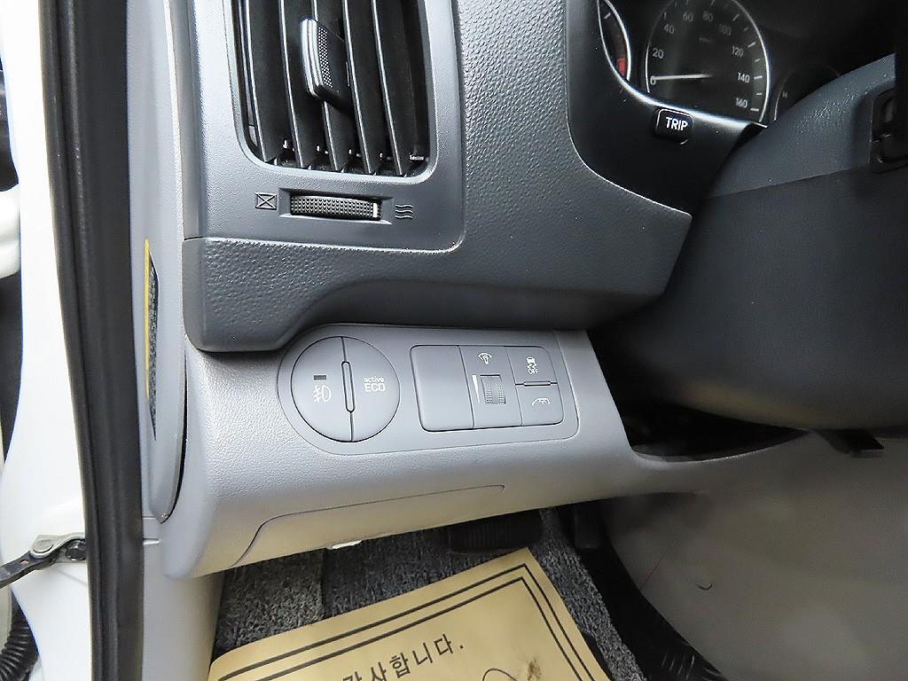 HYUNDAI Starex - Vista 12