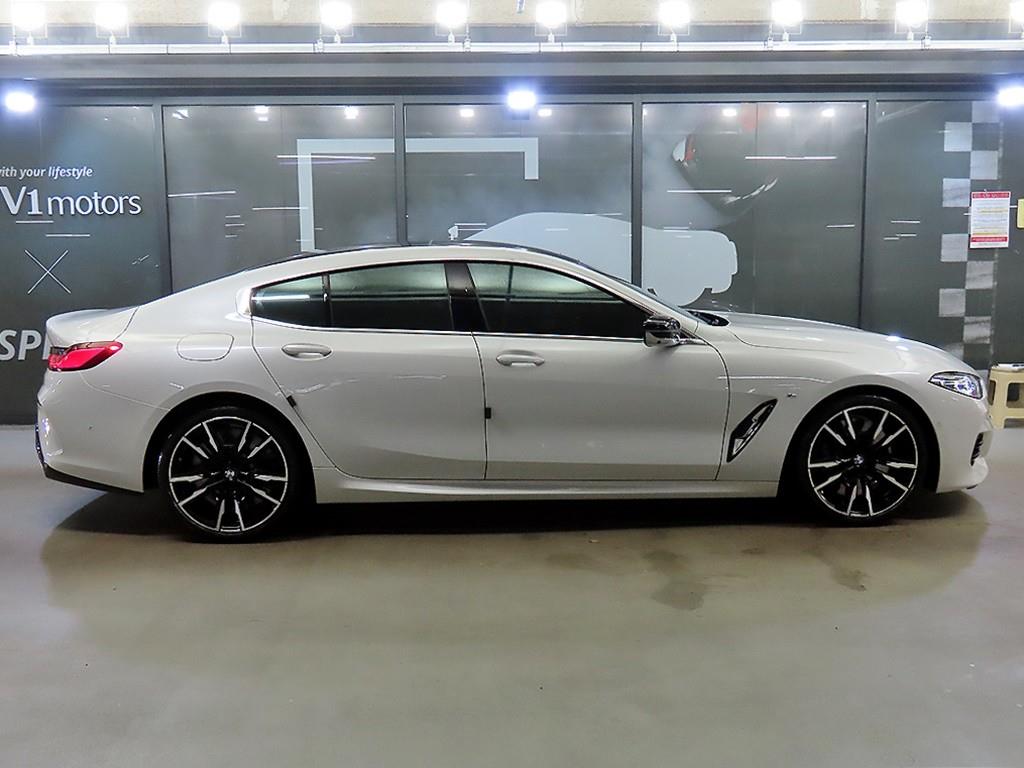 BMW 8 Series - Vista 3