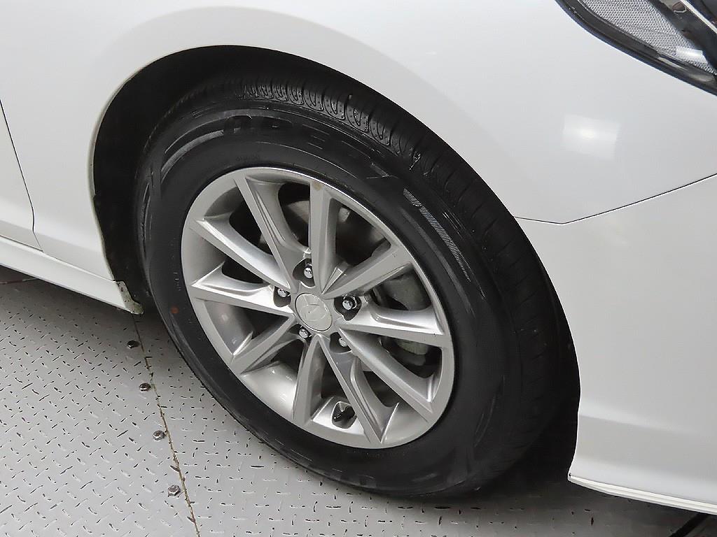 HYUNDAI Sonata - Vista 5